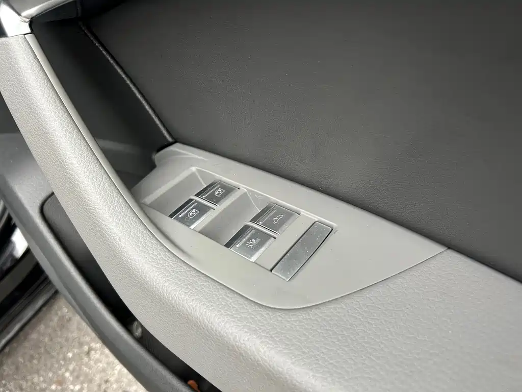 Audi A6L 2023 — фото 10