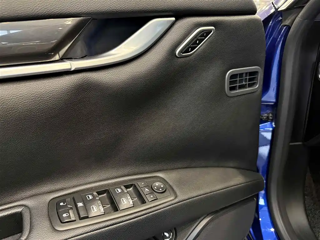 Maserati Ghibli 2015 — фото 13