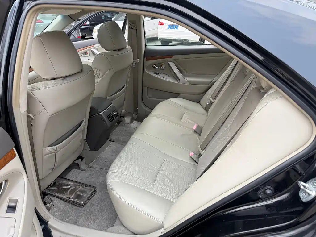 Toyota Camry 2013 — фото 20
