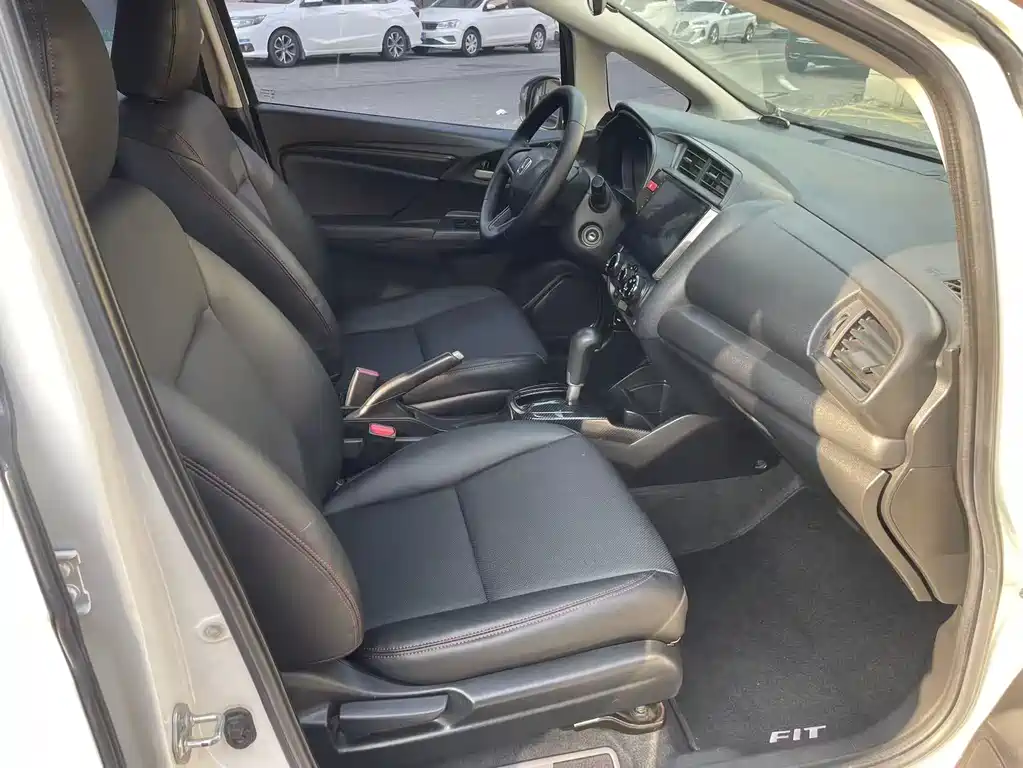 Honda Fit 2016 — фото 10