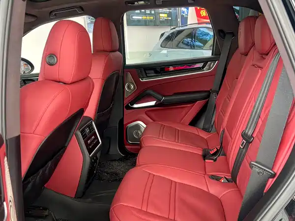 Porsche Cayenne 2011