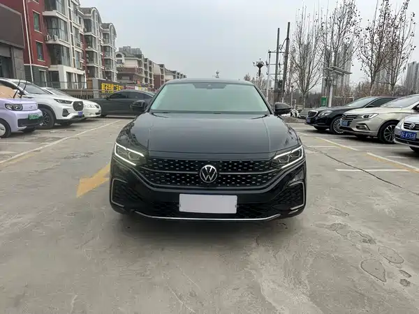 Volkswagen Passat 2023