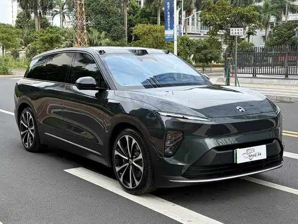 NIO ES8 2024