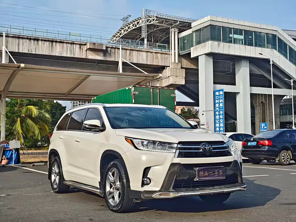 Toyota Highlander 2019 — фото 3