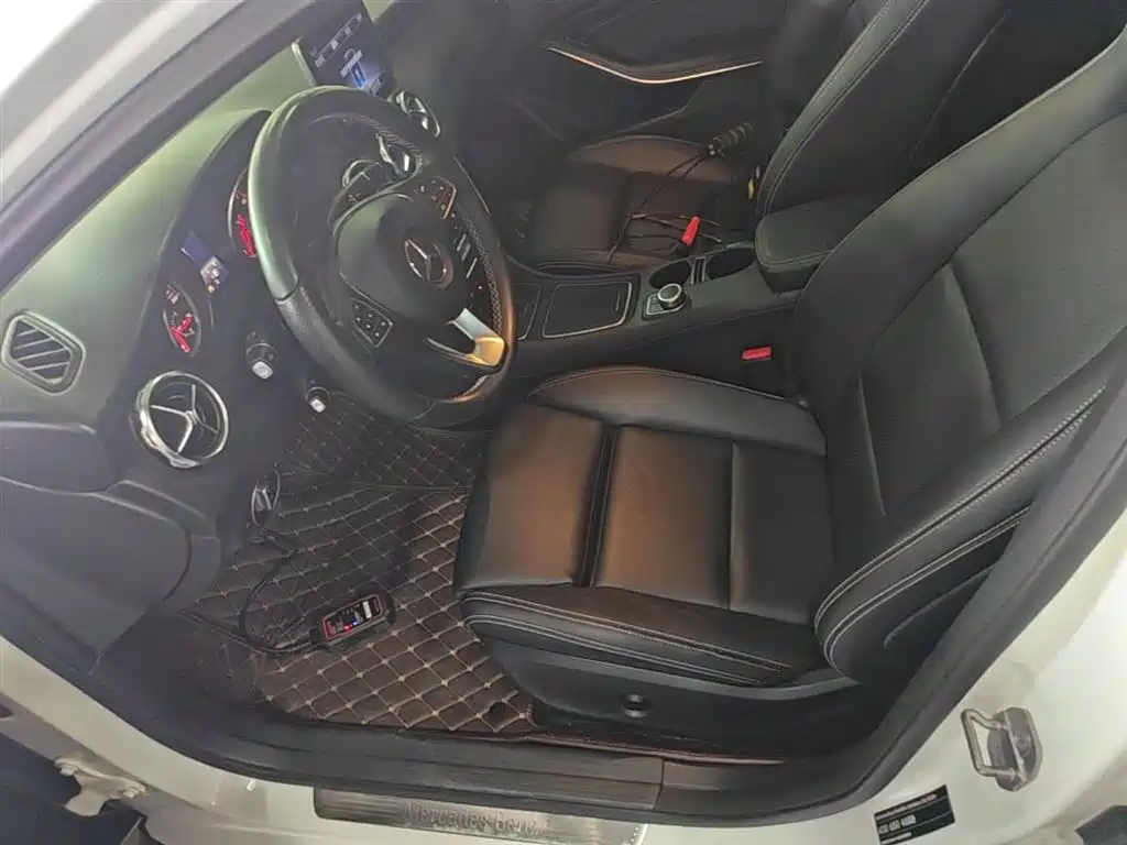 Mercedes-Benz GLA 2018 — фото 15