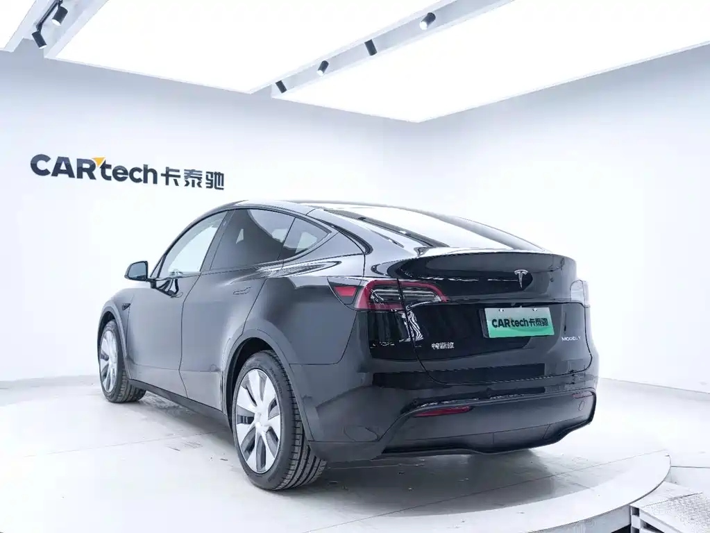 Tesla Model Y 2022 — фото 12