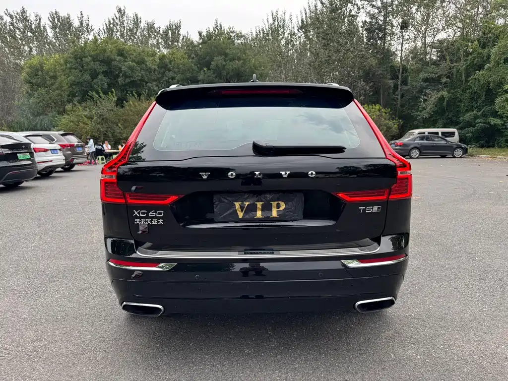 Volvo XC60 2018 — фото 28
