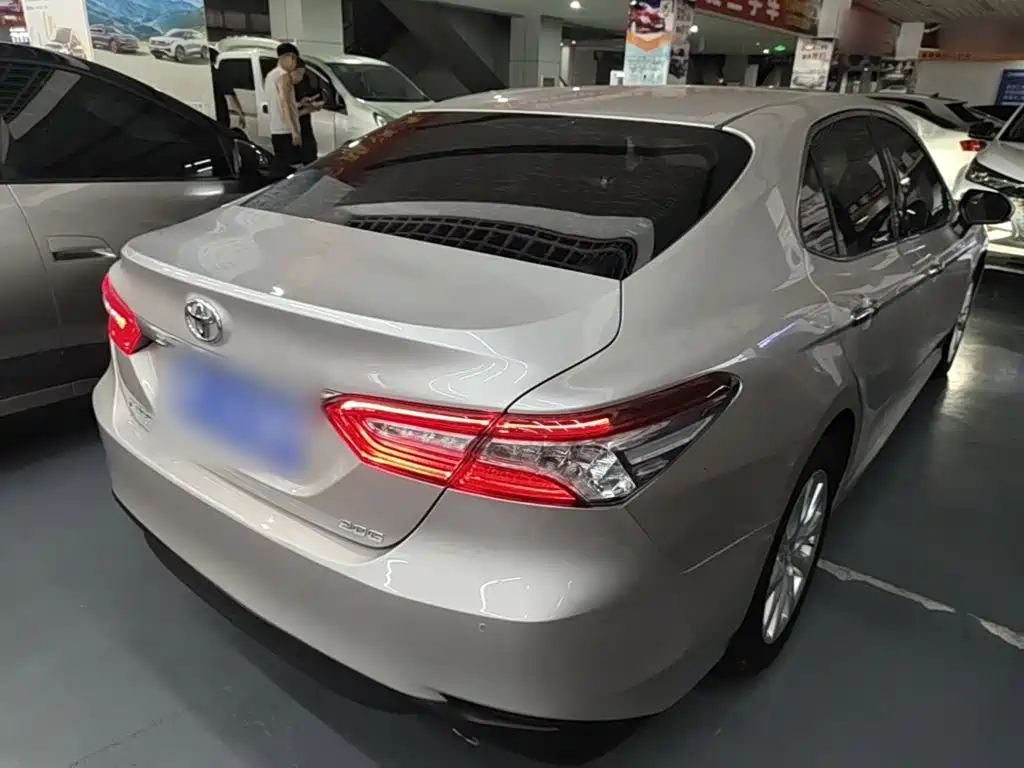 Toyota Camry 2019 — фото 7