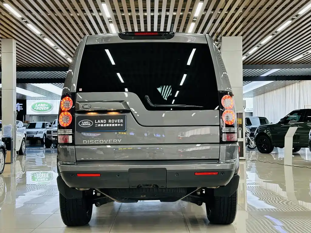 Land Rover Discovery 2017 — фото 14