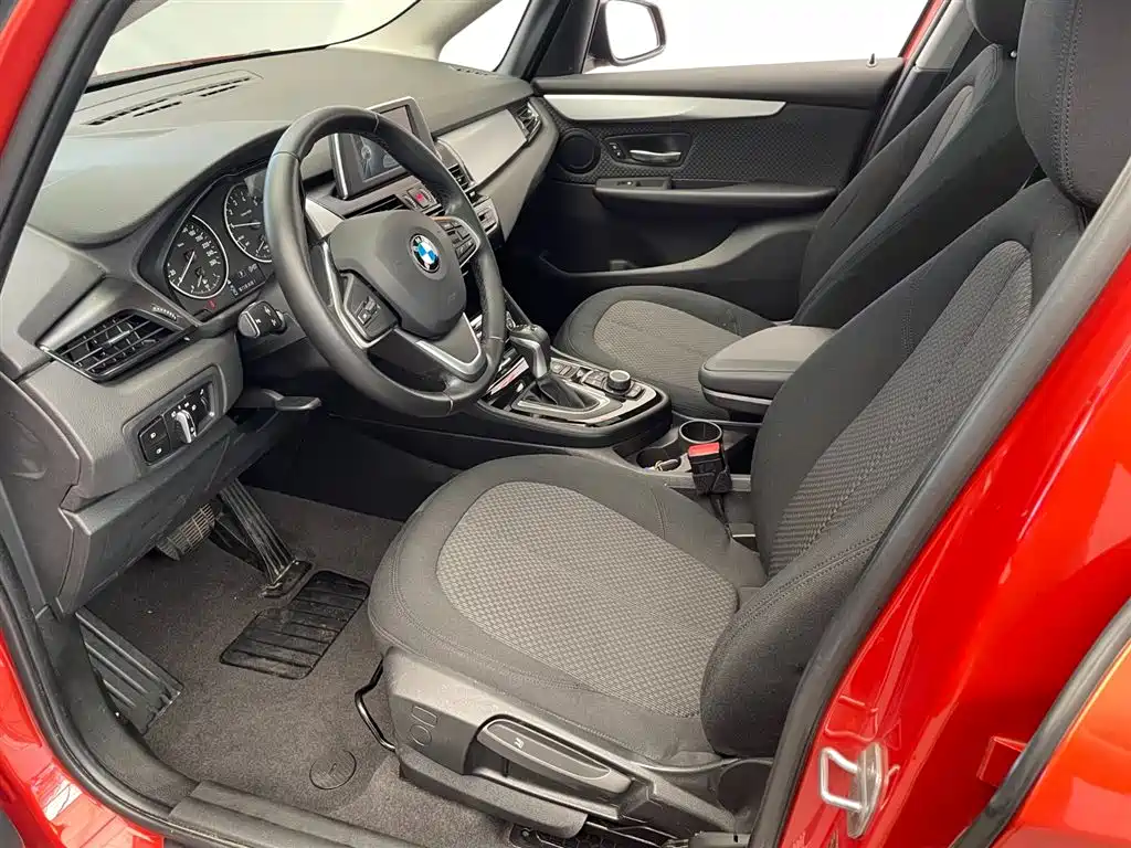 BMW 2 Series Active Tourer 2017 — фото 6