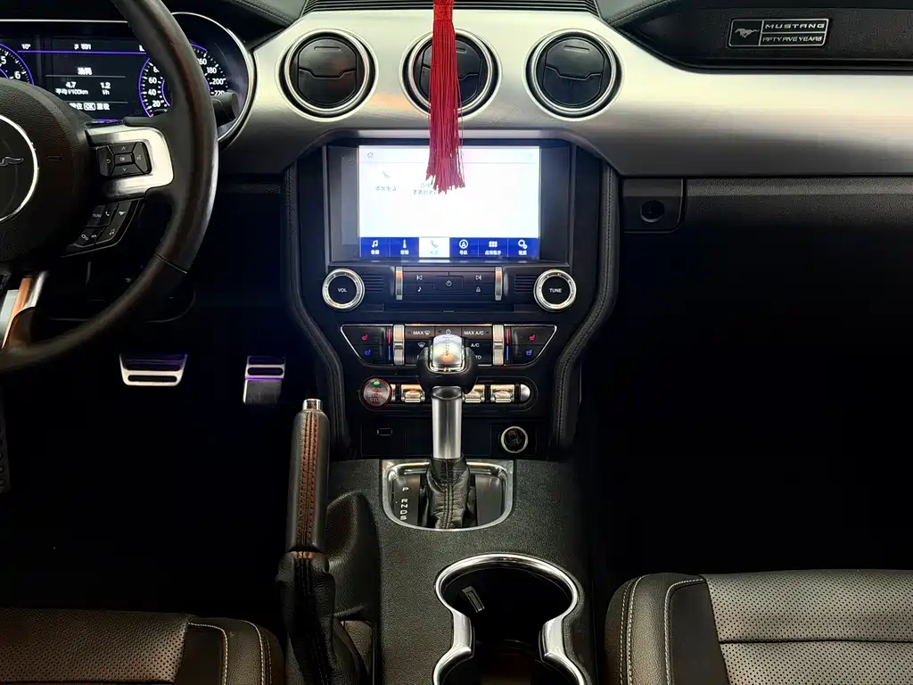 Ford Mustang 2020 — фото 14