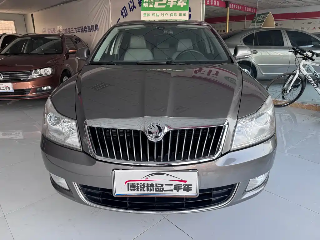 Skoda Octavia 2014 — фото 2