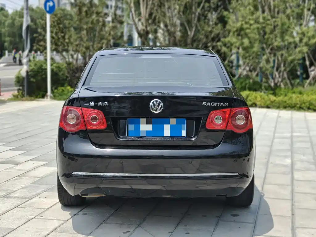 Volkswagen Sagitar 2012