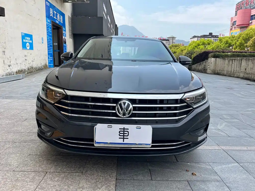 Volkswagen Sagitar 2021