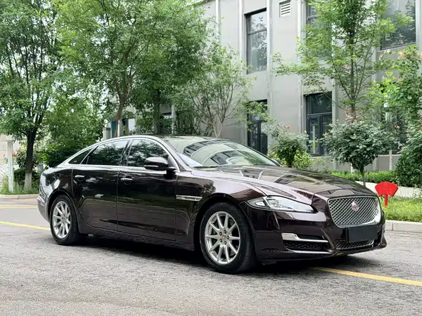 Jaguar XJ 2016