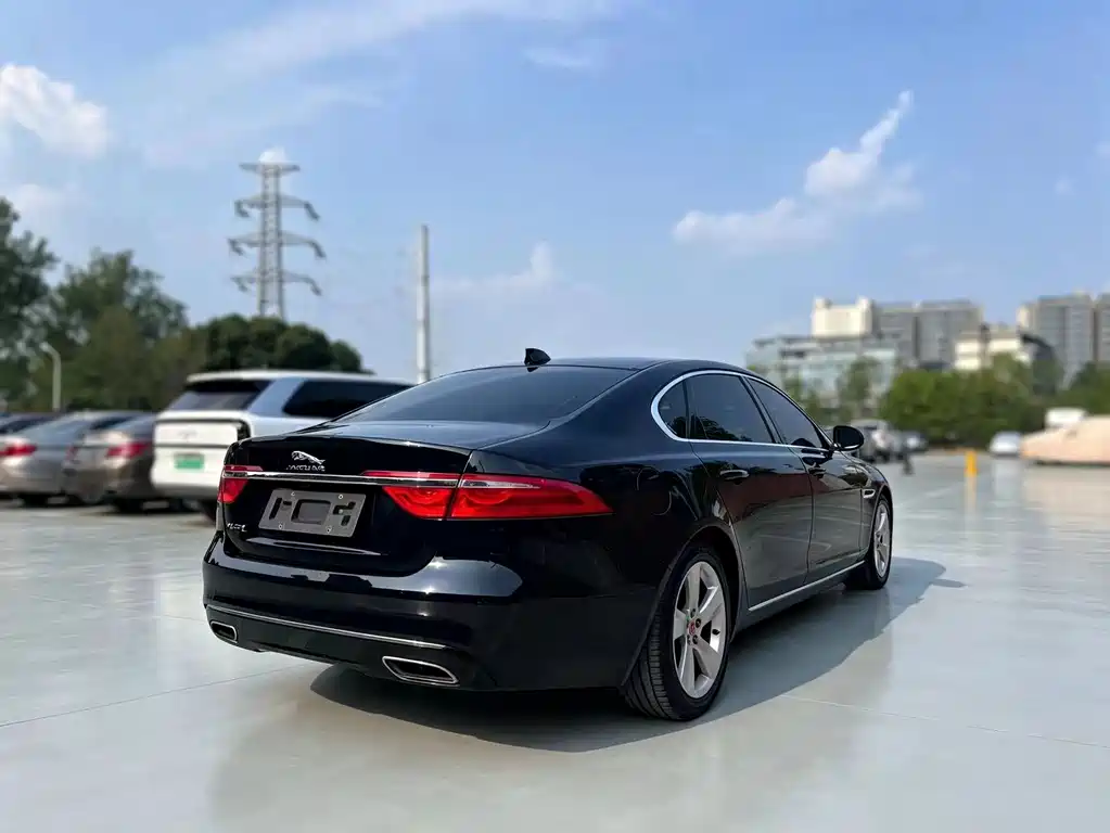 Jaguar XFL 2018