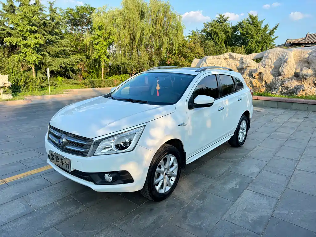 Venucia T70 2015