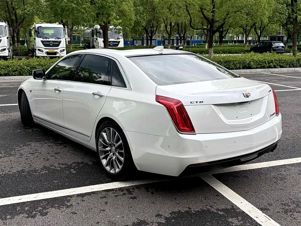 Cadillac CT6 2016 — фото 8