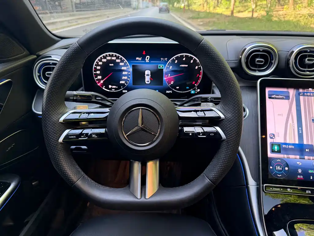 Mercedes-Benz C-Class 2023 — фото 12