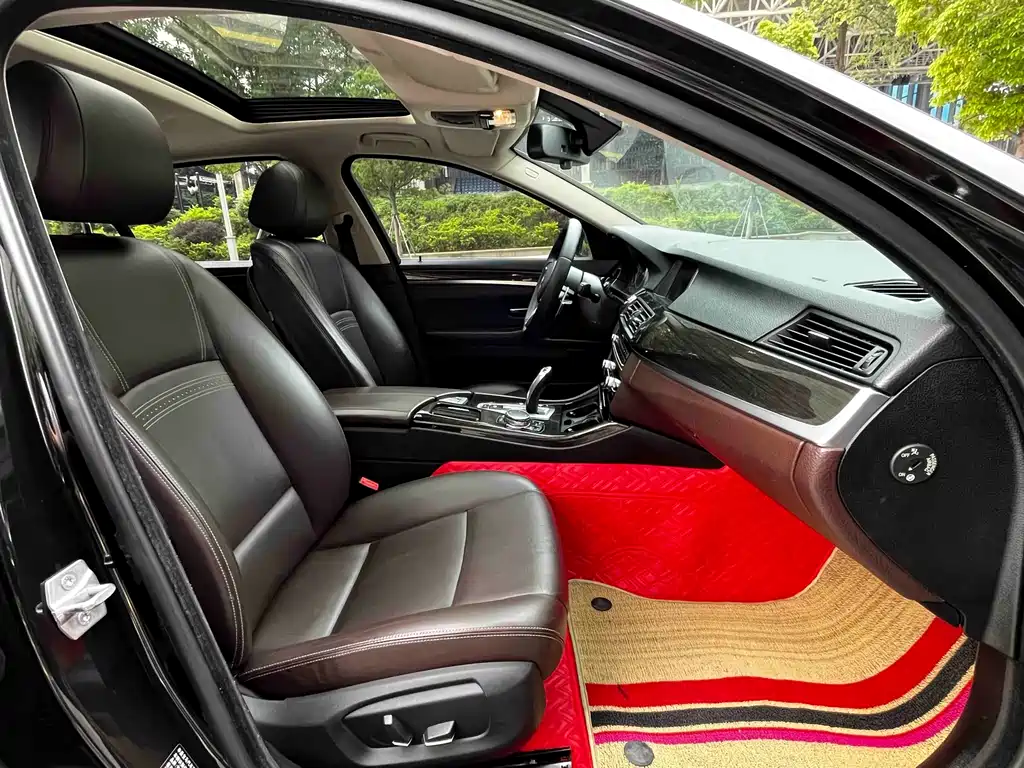 BMW 5 Series 2016 — фото 15