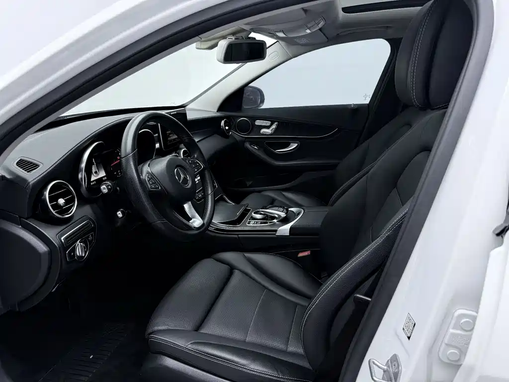 Mercedes-Benz C-Class 2018 — фото 18