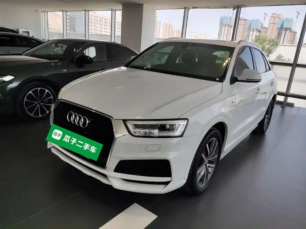 Audi Q3 2019 — фото 1