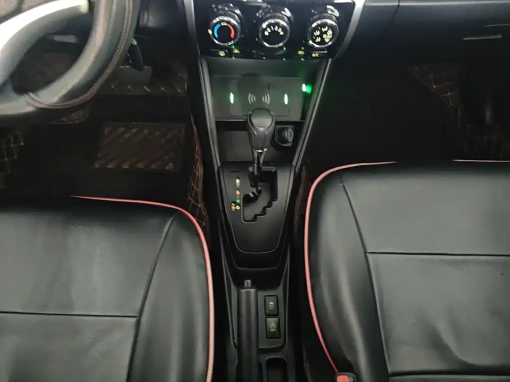 Toyota Yaris L 2017 — фото 14
