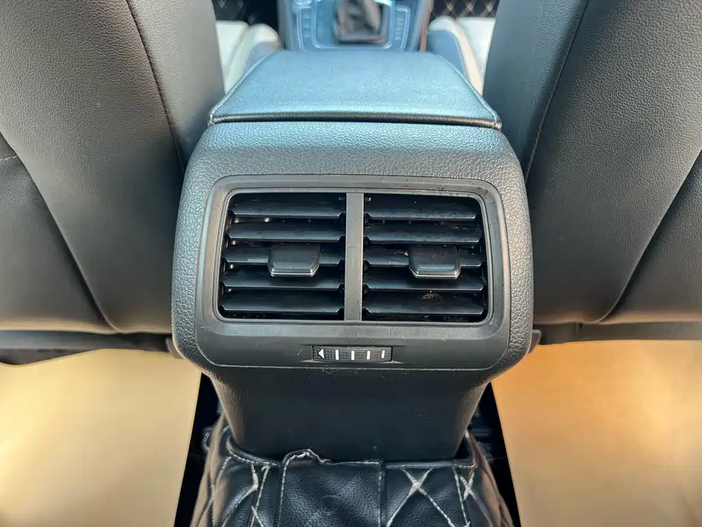 Volkswagen Golf 2017 — фото 14
