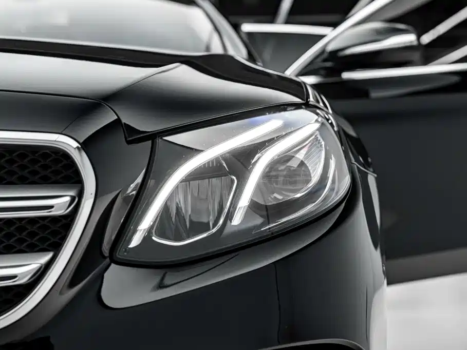Mercedes-Benz E-Class 2020 — фото 35