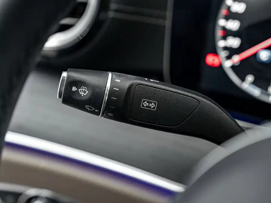 Mercedes-Benz E-Class 2020 — фото 11