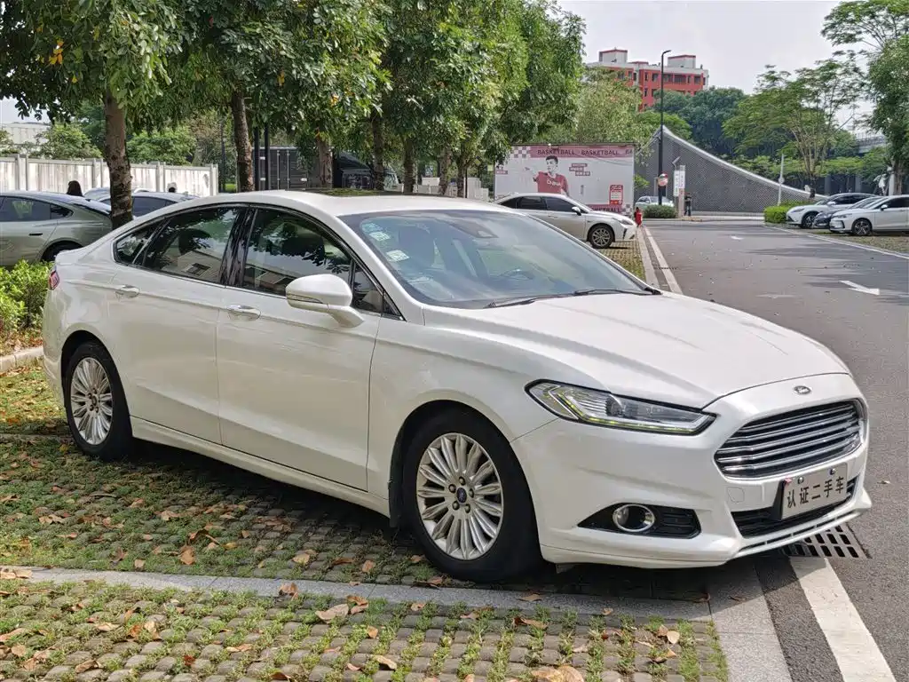 Ford Mondeo 2013 — фото 4