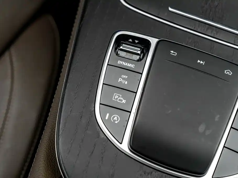 Mercedes-Benz E-Class 2020 — фото 31