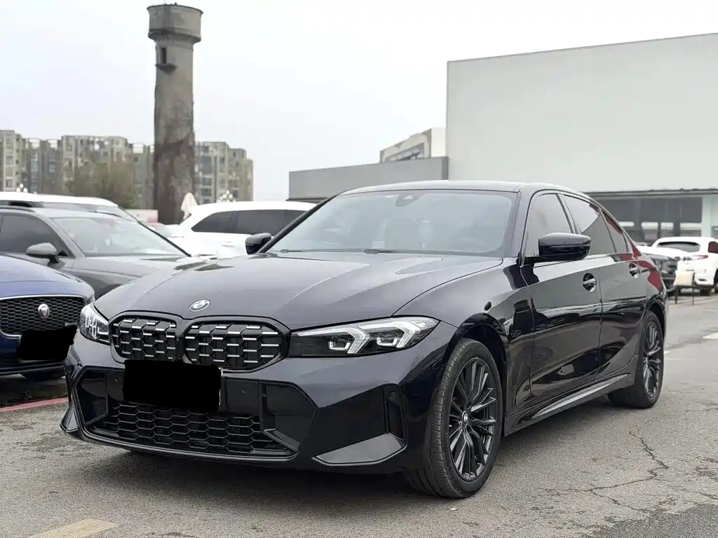 BMW 3 Series 2023 — фото 1