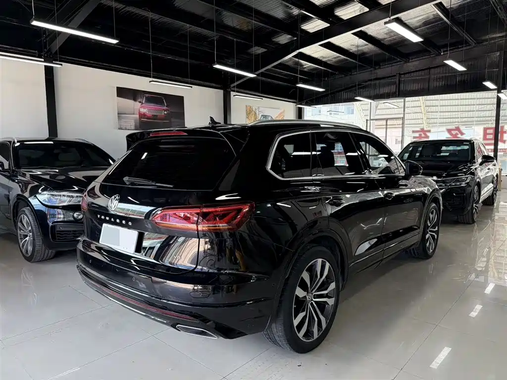 Volkswagen Touareg 2019 — фото 6