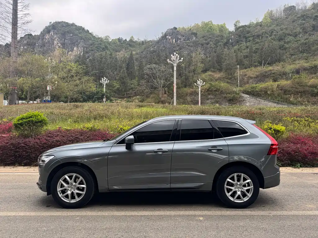 Volvo XC60 2019 — фото 3
