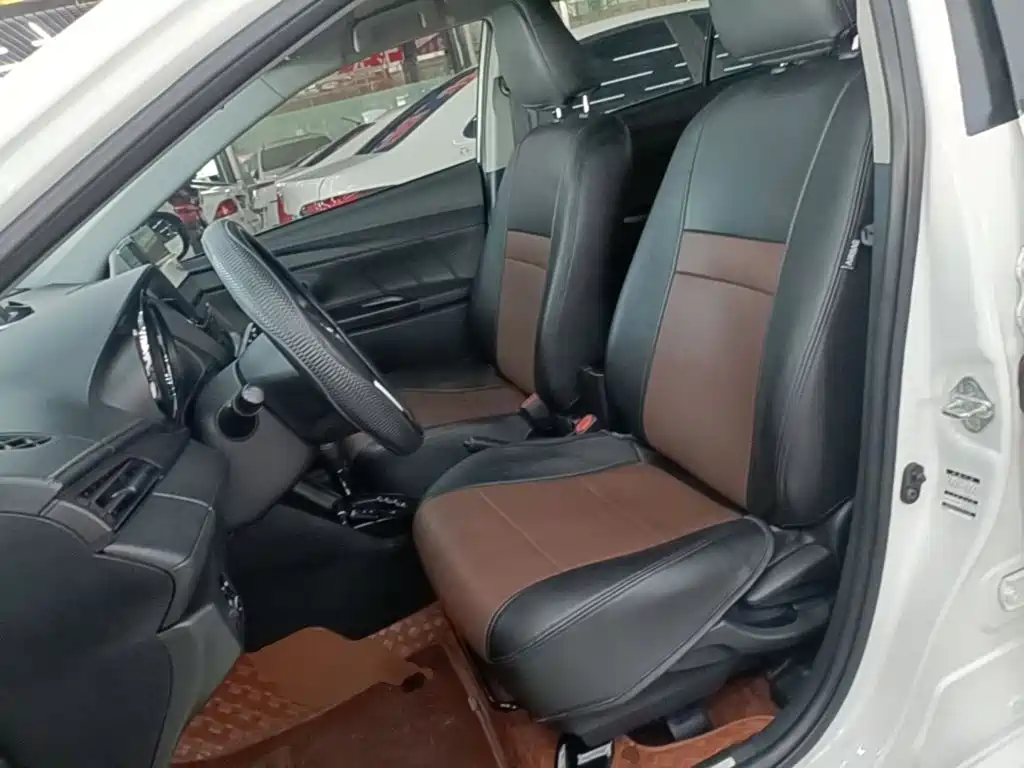 Toyota Yaris L 2022 — фото 15