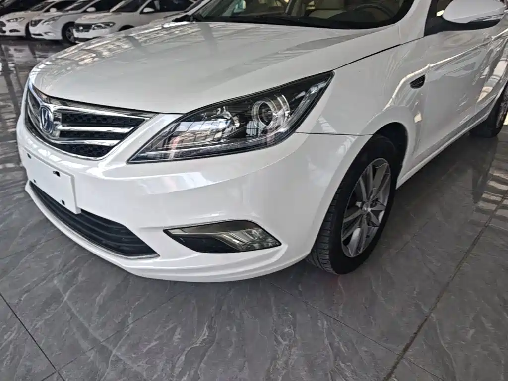Changan Eado 2017 — фото 24