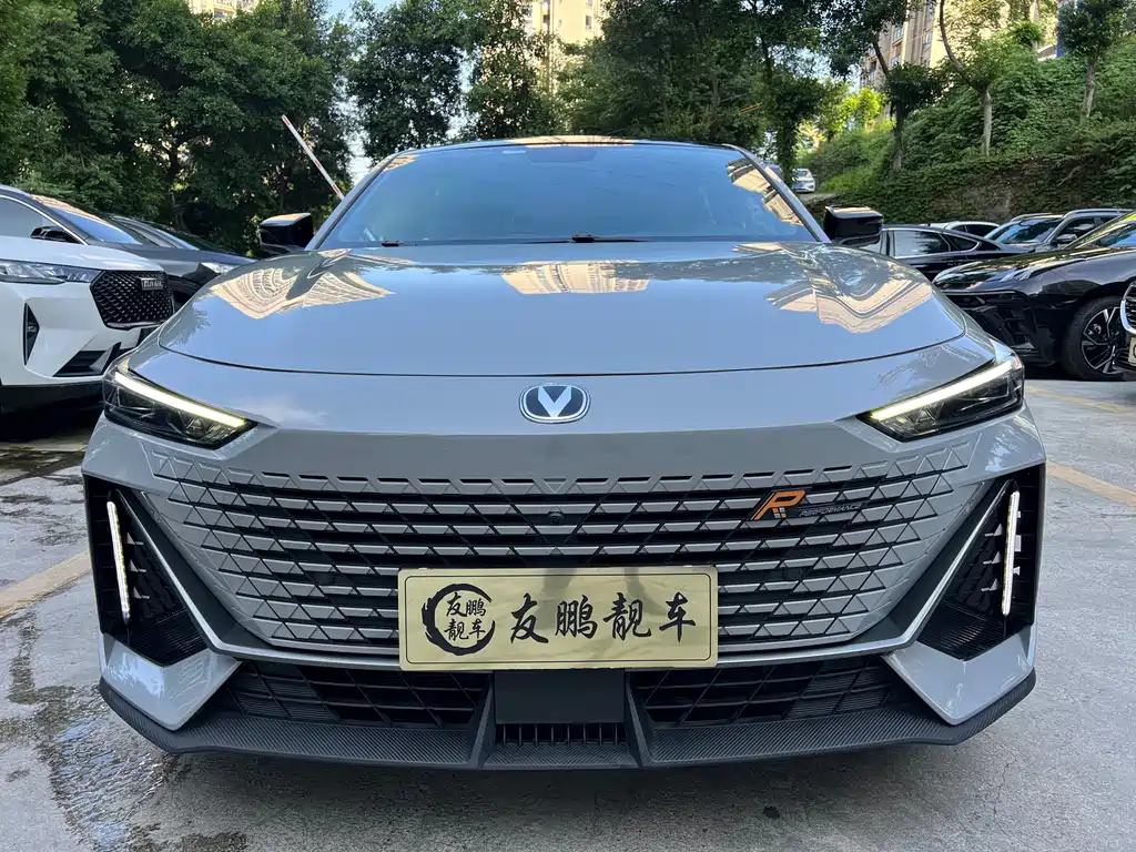 Changan UNI-V 2023 — фото 2