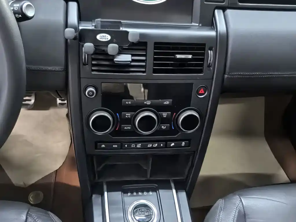 Land Rover Discovery Sport 2017 — фото 11