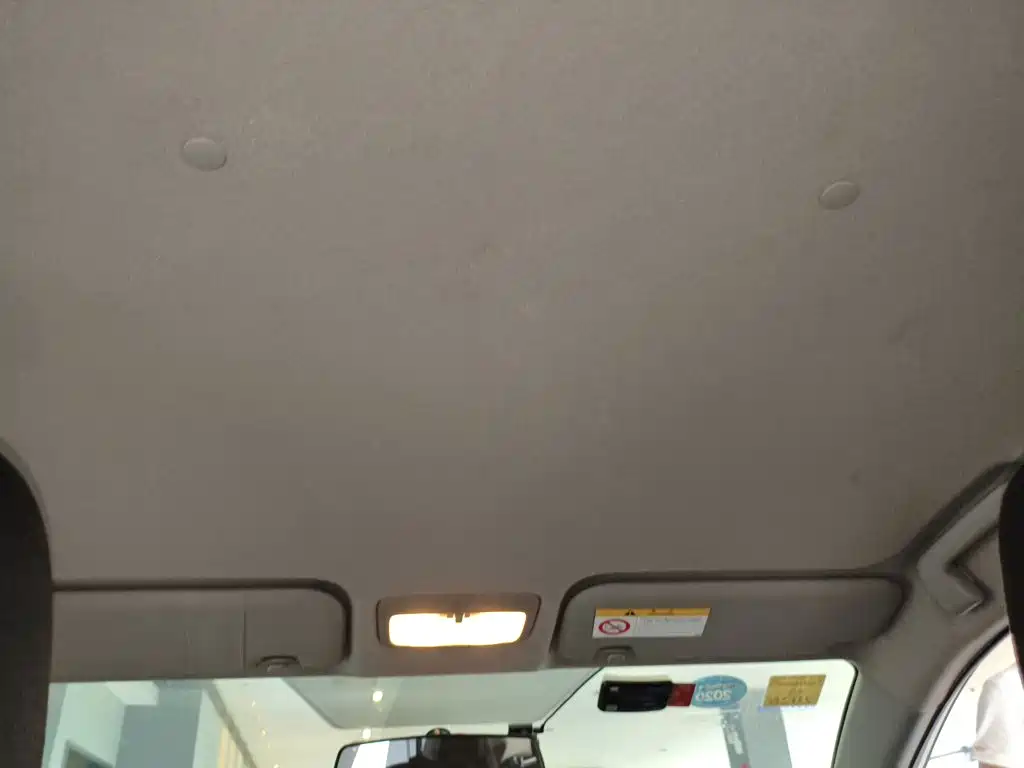 Toyota Yaris L 2018 — фото 14