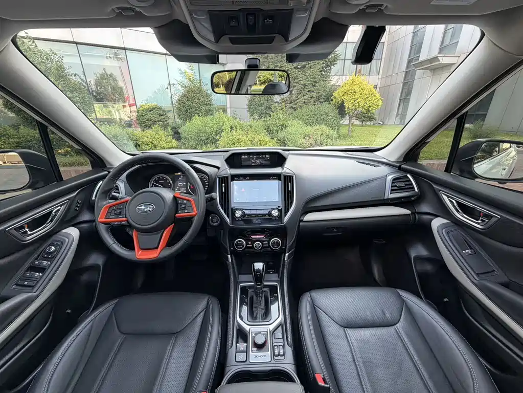 Subaru Forester 2023 — фото 9