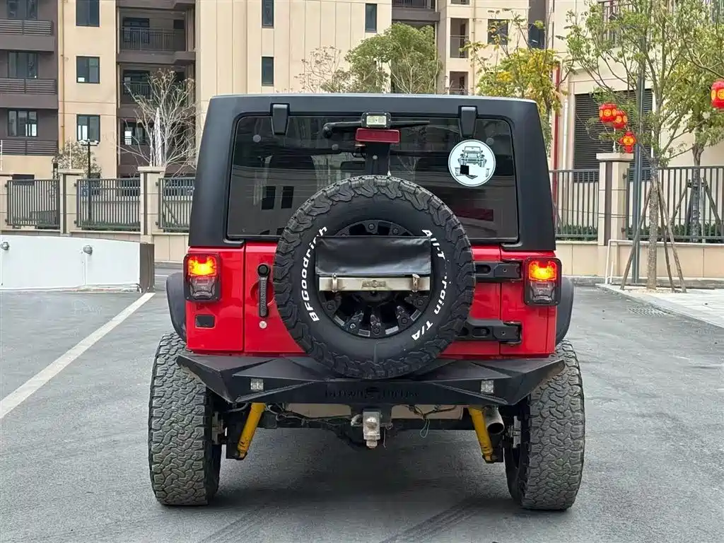 Jeep Wrangler 2017 — фото 8