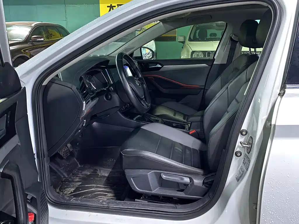 Volkswagen Sagitar 2020