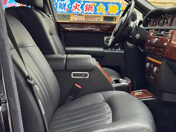 Rolls-Royce Phantom 2004