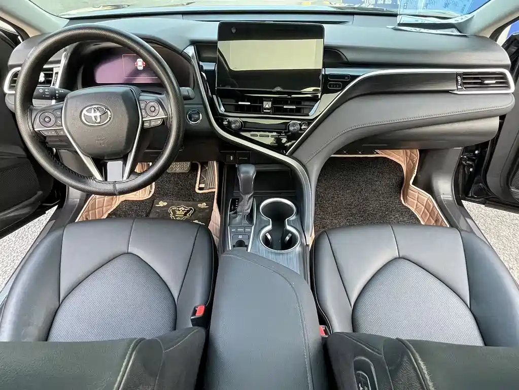 Toyota Camry 2023 — фото 6