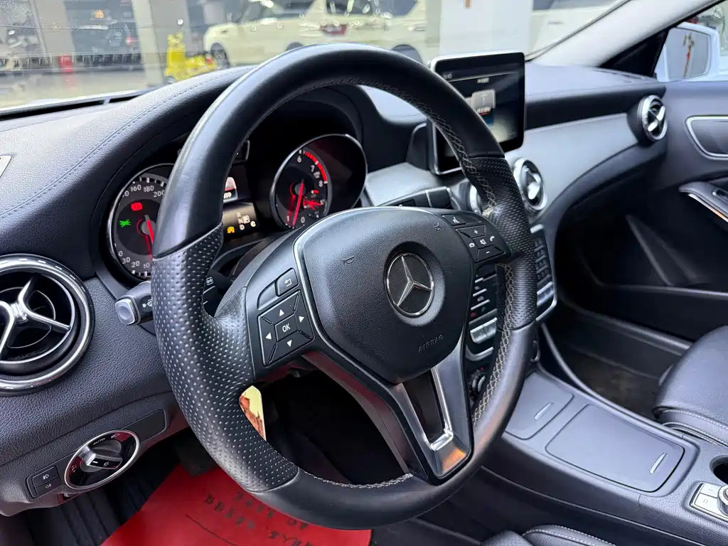 Mercedes-Benz GLA 2016 — фото 10