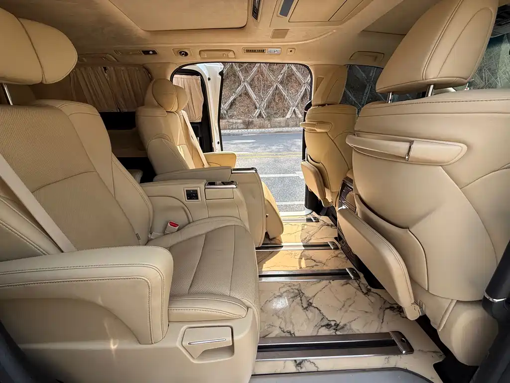 Toyota Alphard 2020 — фото 14