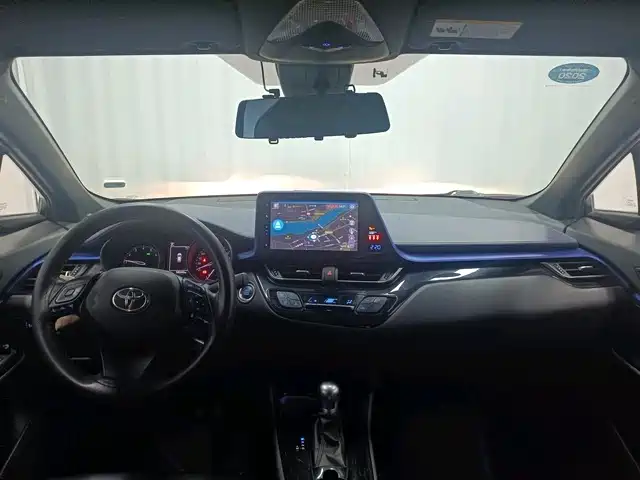 Toyota C-HR 2019 — фото 5