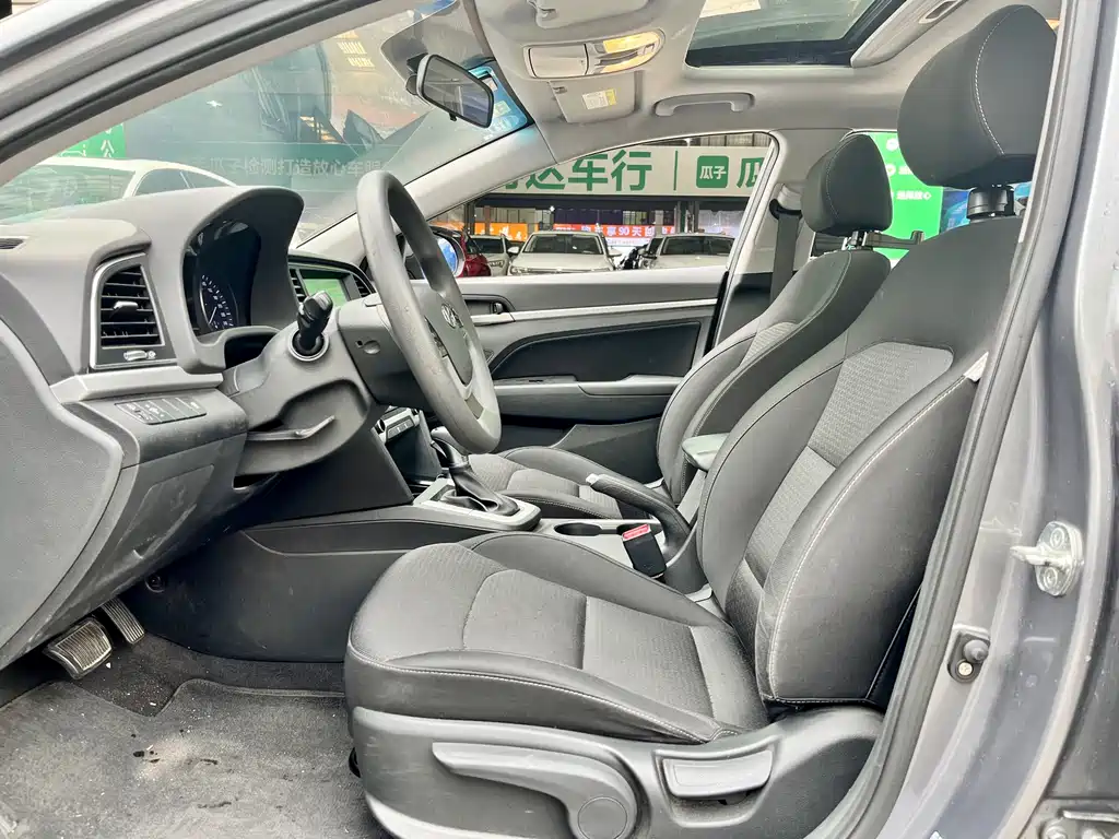 Hyundai Elantra 2018