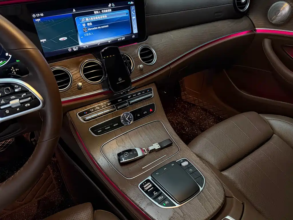 Mercedes-Benz E-Class 2020 — фото 12